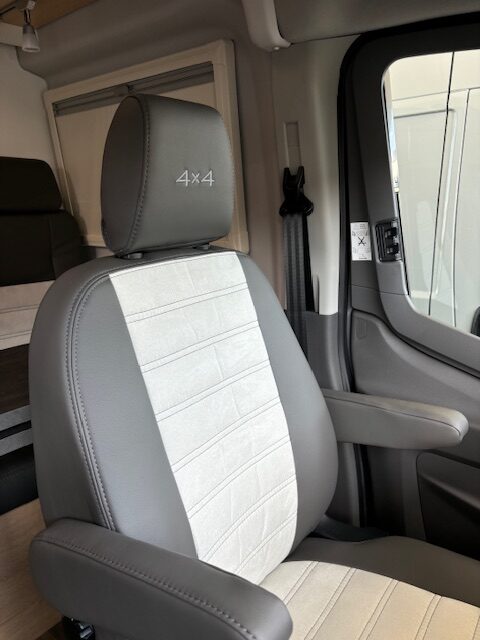 SUNLIGHT CLIFF 590 4X4 ADVENTURE EDITION