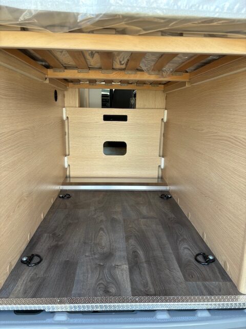 SUNLIGHT CLIFF 590 4X4 ADVENTURE EDITION